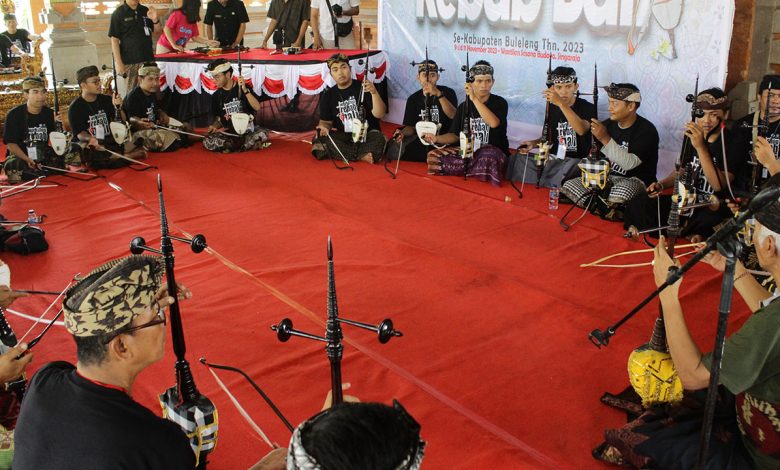 Suasana Workshop Pelatihan Rebab Bali di Wantilan Sasana Budaya. Foto: Franz Jr.